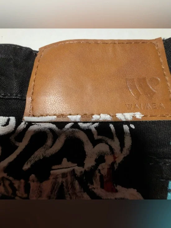 Men's Black Graphic Jean Shorts with Multicolor Street Art - Picture 10 of 11